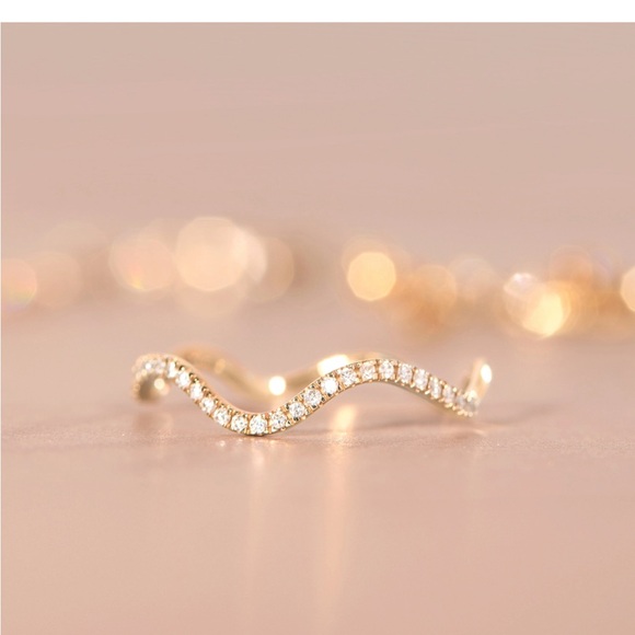 Catbird Pavé Diamond Ribbon Ring - Picture 3 of 5